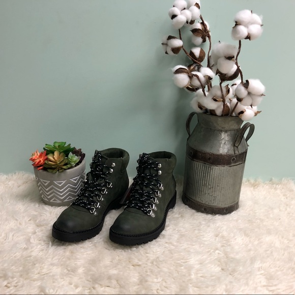 Steve Madden | Women’s Radiant Hiking Boots | Olive Green | Size 37 - Picture 2 of 7